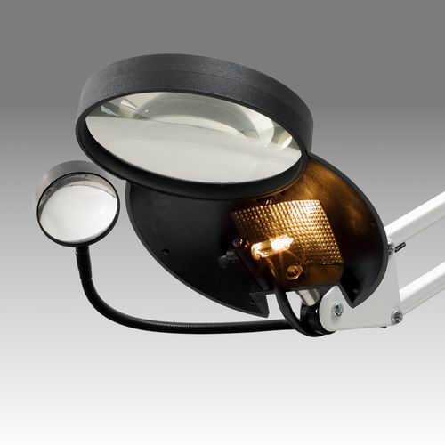 Lupa stojánková s čočkou průměru 110 mm s halogenovým osvětlením - LS 02-20/S110/A55KT - D 472